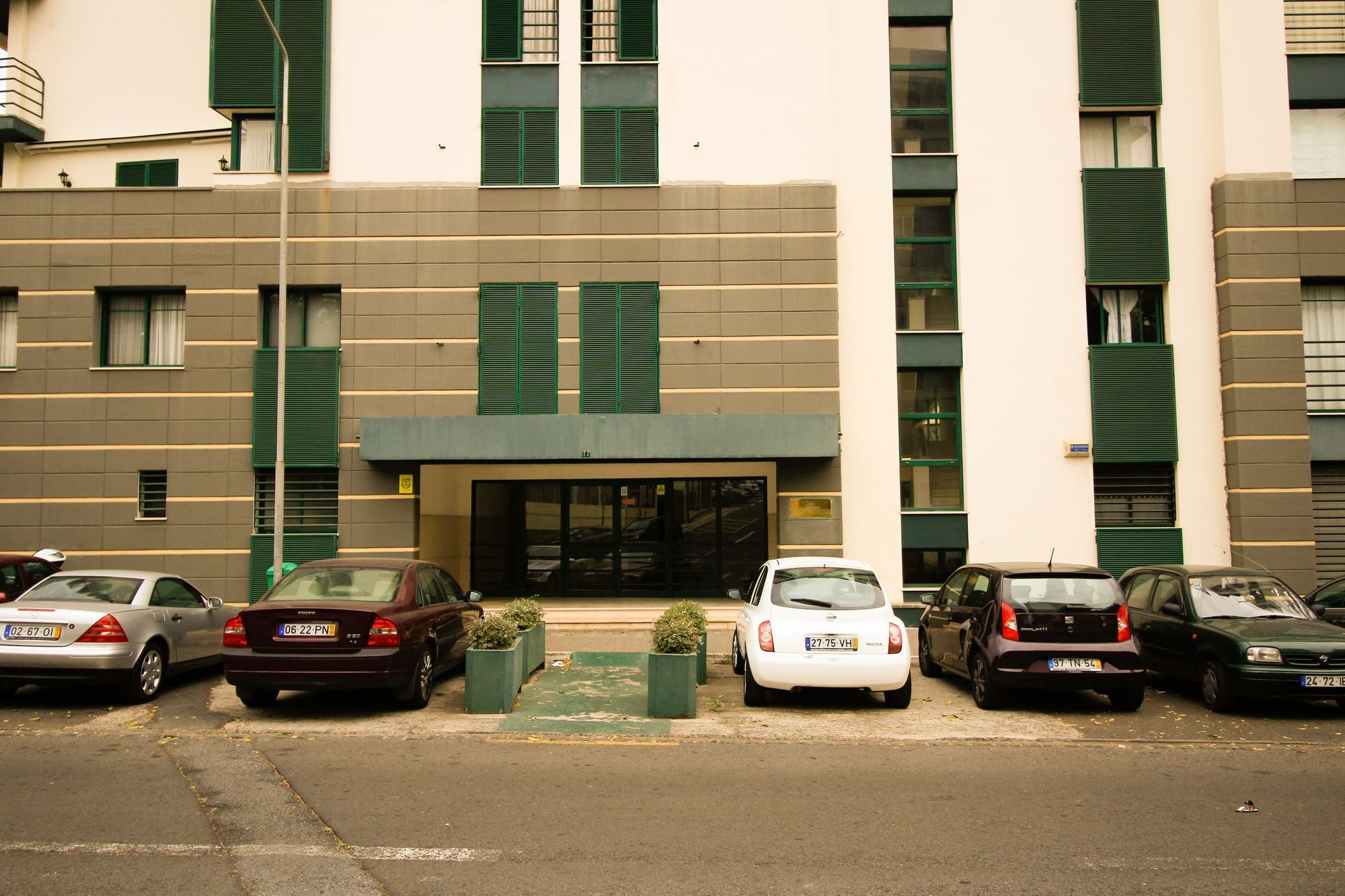Pedro Center By Analodges